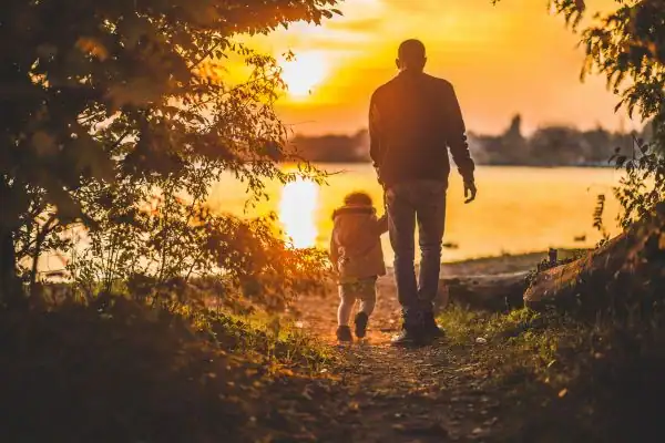 image of dad and child - parental alienation Dorset