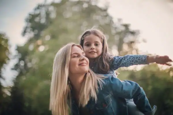 happy mum and daughter following mediation to resolve parental alienation Dorset